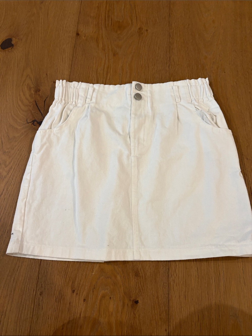 HYFVE White Elastic Waist Mini Skirt